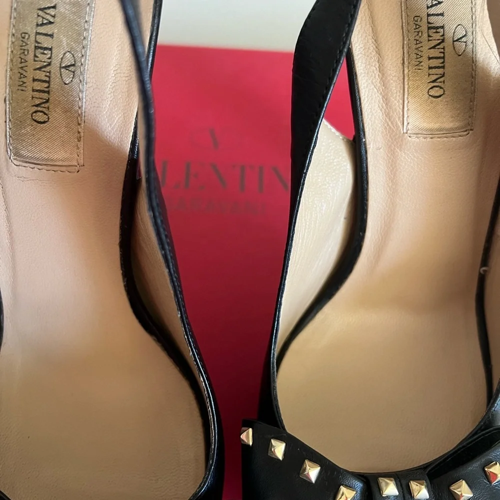 VALENTINO GARAVANI STUDDED BOW PLATFORM PUMPS - Picture 6 of 12